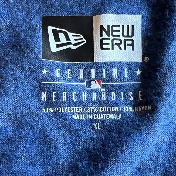 NWT NEW ERA Women’s Cleveland Indians MLB T-Shirt Size XL V-Neck Glitter - Picture 8 of 8